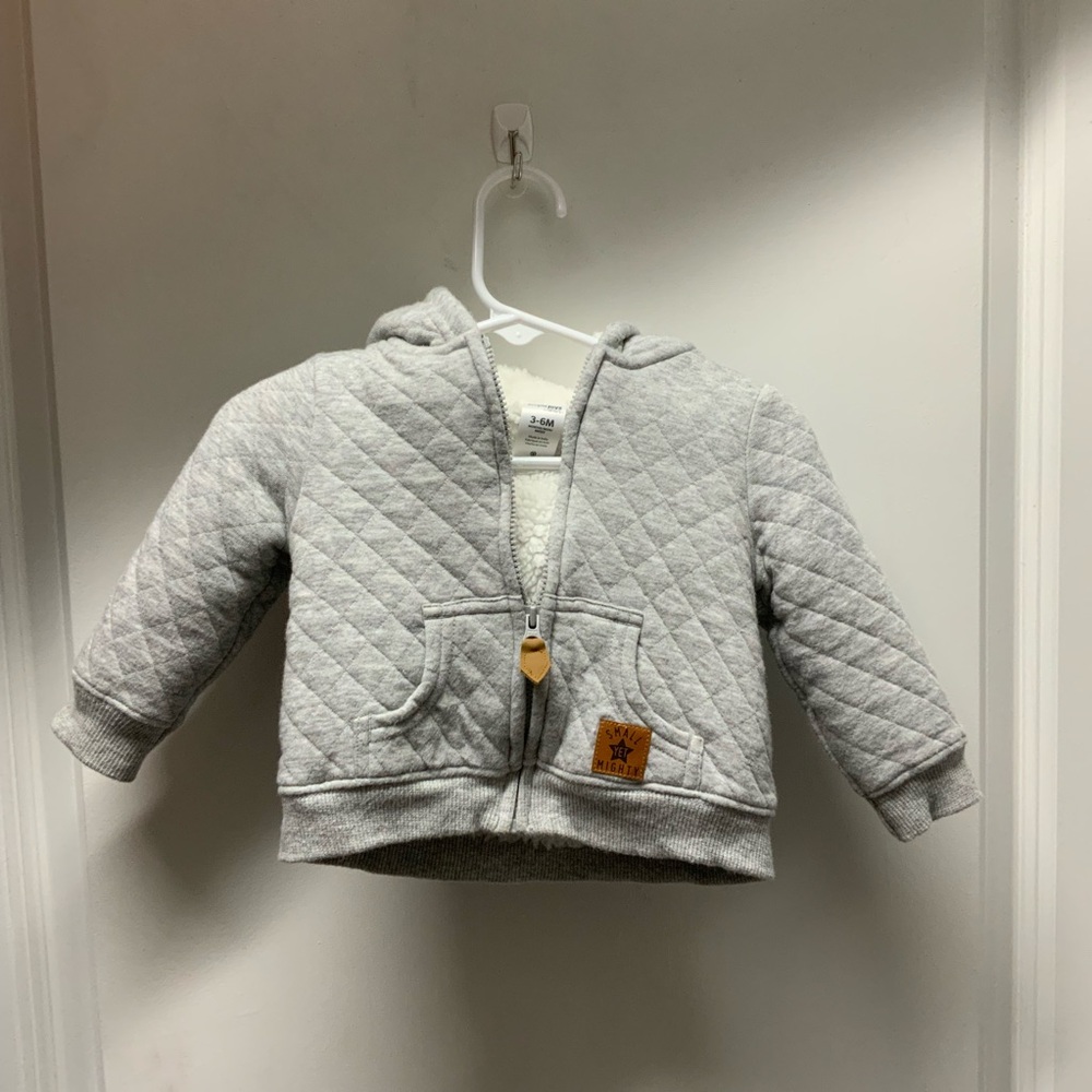 Brand New Never Been Warn Carter’s Gray Bear Hood Fluffy 3-6 Month Baby Jacket